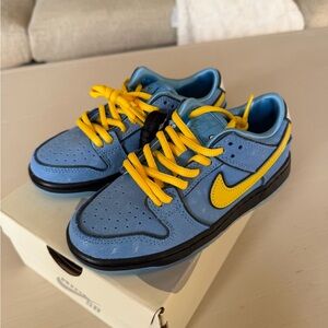 Nike Kids sz 13.5 SB Dunk Low The Powerpuff Girls Bubbles Skateboarding Shoes
